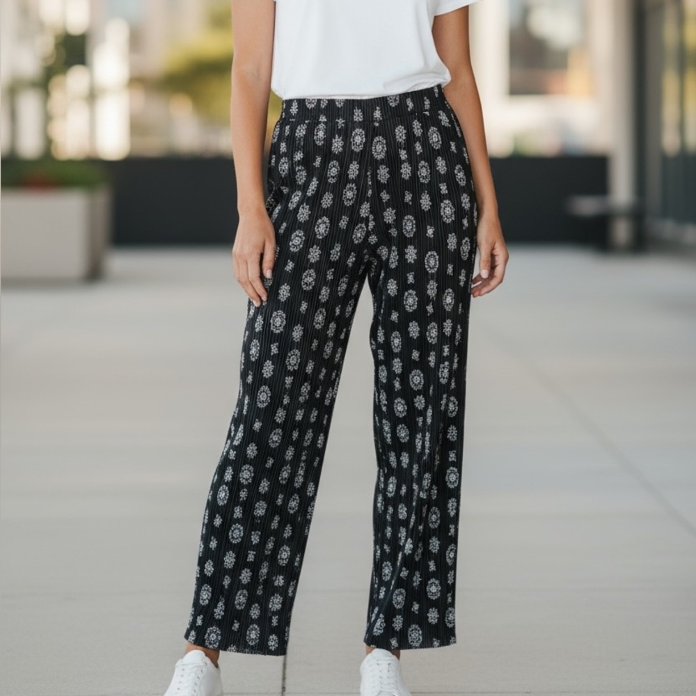 Vintage Pleated Pants – COIN High Rise Black/White 90s Art Teacher Style